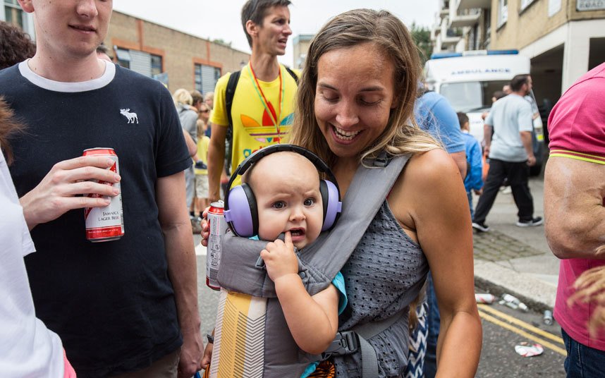 Σεξ, βία και ναρκωτικά στο πιο ξέφρενο καρναβάλι της Βρετανίας [εικόνες] | iefimerida.gr 2