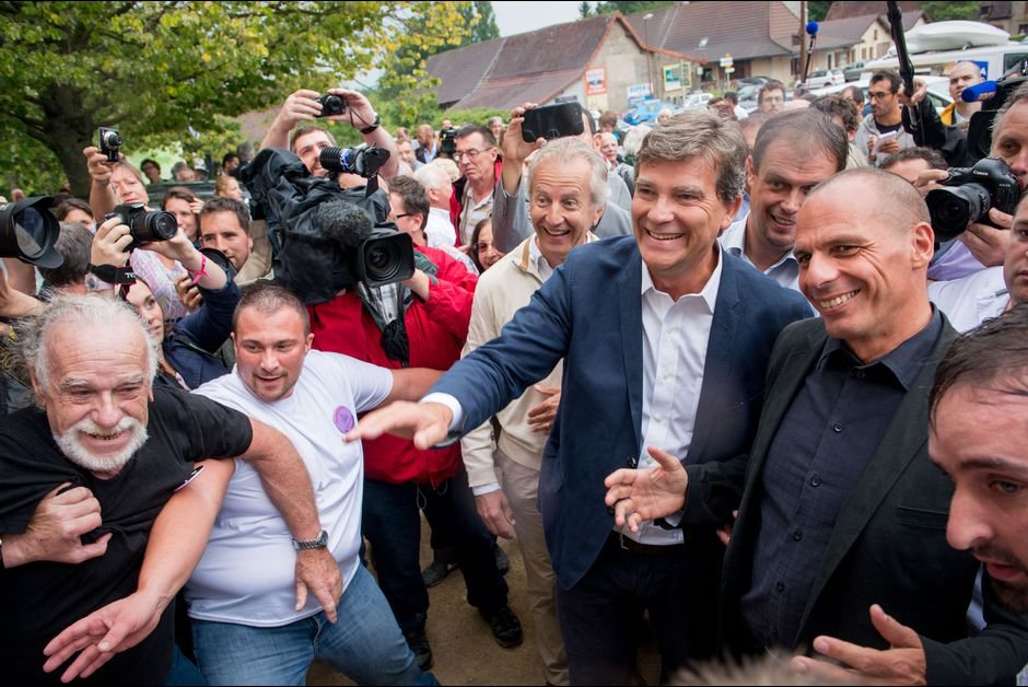 O Γιάνης Βαρουφάκης ήταν ο σταρ σε εκδήλωση αντιπάλων του Φρανσουά Ολάντ [εικόνες] | iefimerida.gr 0