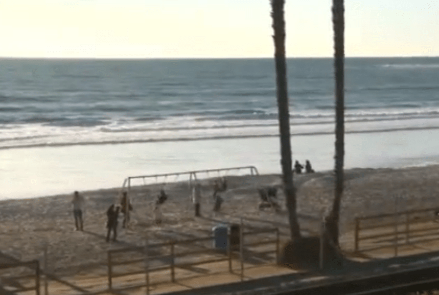 Αυτές είναι οι καθηγήτριες που συνελήφθησαν επειδή έκαναν σεξ με «γκρουπ μαθητών τους» σε παραλία [εικόνες] | iefimerida.gr 1