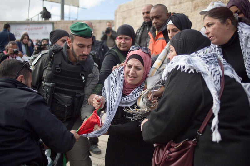 Αίμα στη λωρίδα της Γάζας -Δύο νεκροί, εκατοντάδες τραυματίες [εικόνες & βίντεο]  | iefimerida.gr 5