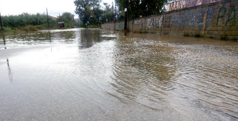 Σοβαρά προβλήματα από την κακοκαιρία -«Πνίγηκαν» πολλές περιοχές [εικόνες & βίντεο] | iefimerida.gr 10