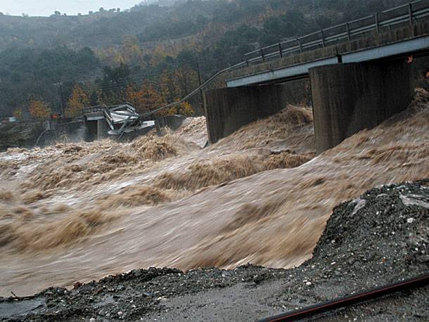 Η κακοκαιρία «έπνιξε» την Αρτα -Σοβαρά προβλήματα σε όλη την Ηπειρο [εικόνες] | iefimerida.gr 2
