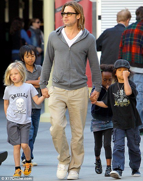 Στο τσακ δεν...τρακαρίστηκαν Μπραντ Πιτ και Τζένιφερ Άνιστον [εικόνες] | iefimerida.gr 0