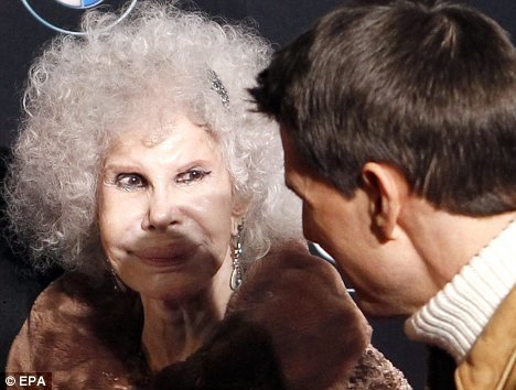 Ο Τομ Κρουζ αγκαλιά με τη Δούκισα του Άλμπα [εικόνες]  | iefimerida.gr 2