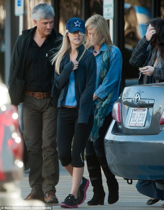 Μοντέλο έχασε το μάτι της και το χέρι της σε ατύχημα [εικόνες] | iefimerida.gr 0