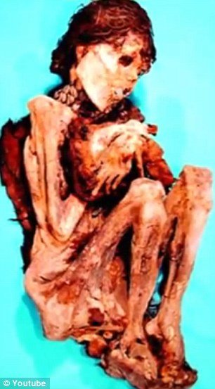 Φρίκη: Βρέθηκε ομαδικός τάφος παιδιών που θυσιάστηκαν σε τελετές [εικόνες&βίντεο] | iefimerida.gr 4