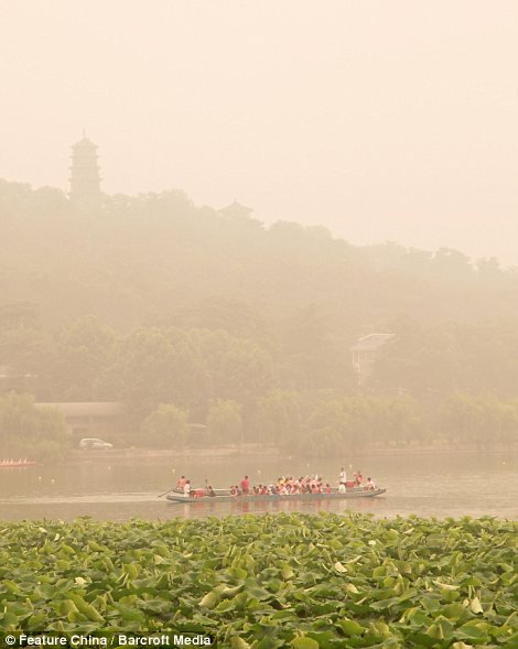 Απίστευτο: Μυστηριώδες παχύ στρώμα σκόνης καταλαμβάνει την πόλη! [εικόνες] | iefimerida.gr 7