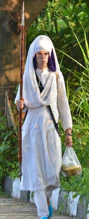 Άσωτη κόρη Βρετανού υπουργού έγινε Σιχ πολεμίστρια με ακόντιο [εικόνες] | iefimerida.gr 1