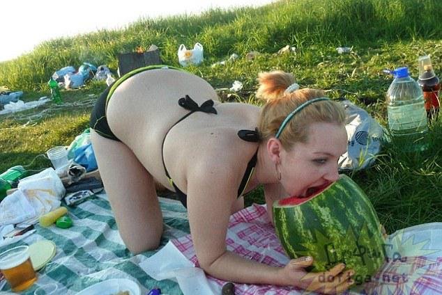 Ρώσοι σε απόγνωση για ραντεβού- Οι τραγικά κιτς φωτογραφίες που βάζουν στο ίντερνετ για να βρουν σύντροφο [εικόνες] | iefimerida.gr 7