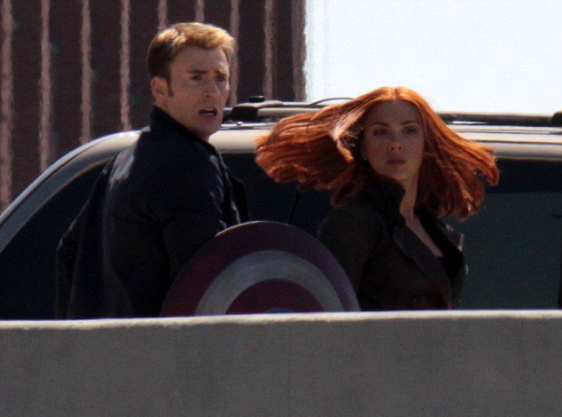 H Σκάρλετ Γιόχανσον φόρεσε πάλι ό,τι πιο στενό βρήκε [εικόνες]  | iefimerida.gr 0