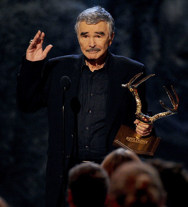 To αποτυχημένο λίφτινγκ που κατέστρεψε το πρόσωπο του Μπάρτ Ρέϊνολντς [εικόνες]  | iefimerida.gr 0