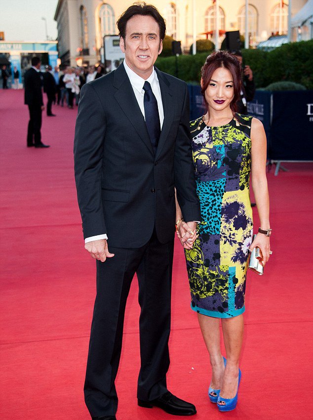 Γελάνε μαζί του-Ο Νίκολας Κέιτζ έβαψε τα μαλλιά του κορακί [εικόνες]  | iefimerida.gr 2