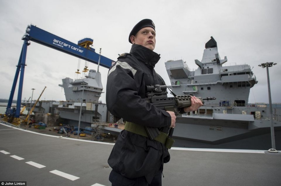 Αυτό είναι το αεροπλανοφόρο-θωρηκτό της Μ.Βρετανίας που θα... βαφτίσει η Ελισάβετ με ουίσκι [εικόνες&amp;γραφήματα]  | iefimerida.gr 6