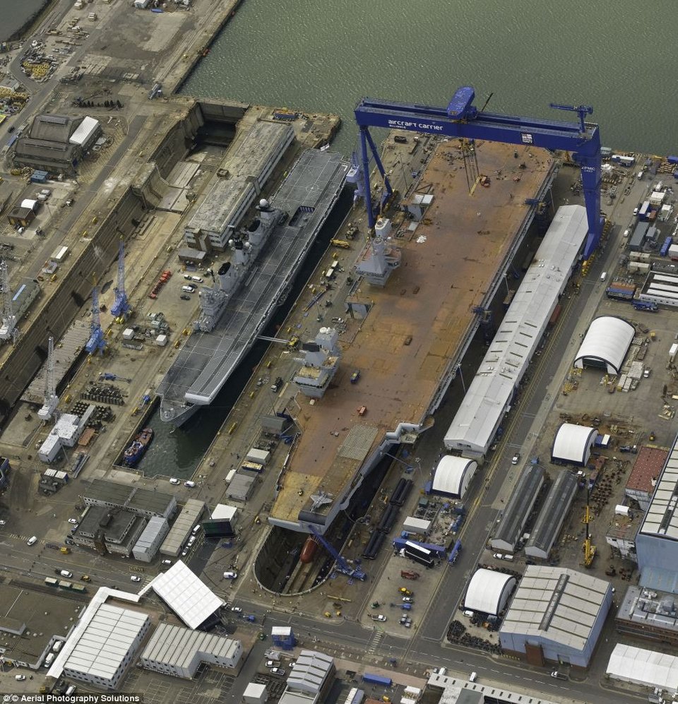Αυτό είναι το αεροπλανοφόρο-θωρηκτό της Μ.Βρετανίας που θα... βαφτίσει η Ελισάβετ με ουίσκι [εικόνες&amp;γραφήματα]  | iefimerida.gr 4