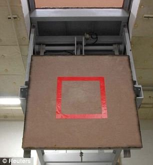 Ξενάγηση στον πιο ανατριχιαστικά μίνιμαλ θάλαμο απαγχονισμού του πολιτισμένου κόσμου [εικόνες+βίντεο] | iefimerida.gr 5