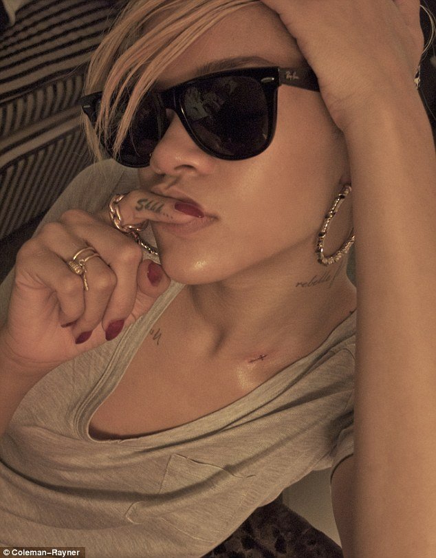 To νέο τατουάζ της Rihanna [εικόνα]  | iefimerida.gr 0