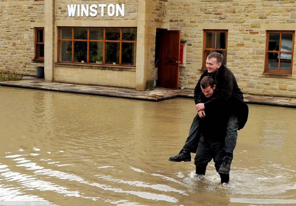 Χιονίζει στη Βρετανία!- Ο χειρότερος Απρίλης των 250 χρόνων [εικόνες] | iefimerida.gr 1