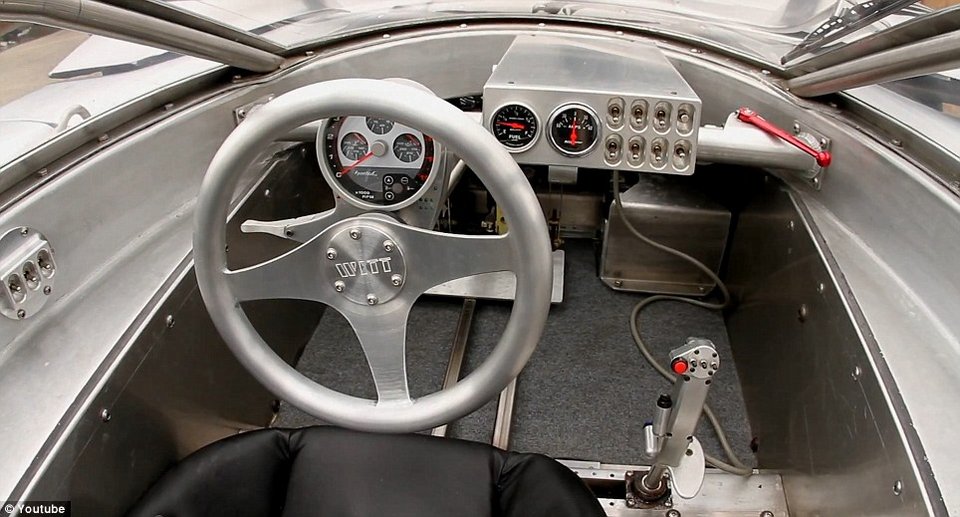 Το αμάξι του James Bond... εγκαταλείπει τη θάλασσα και βγαίνει στους δρόμους [Εικόνες] | iefimerida.gr 4