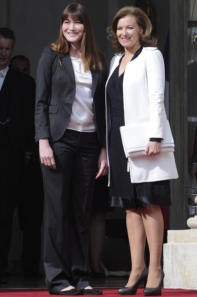 Το σέξι ατύχημα της γυναίκας του Ολάντ που ξεσήκωσε τους Γάλλους [εικόνες] | iefimerida.gr 0