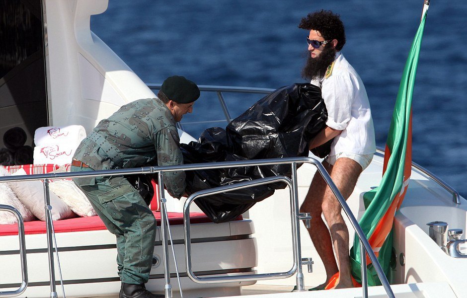 Δικτάτορας δολοφονεί την πρώην του Κλούνεϊ σε γιοτ στις Κάννες [εικόνες] | iefimerida.gr 7