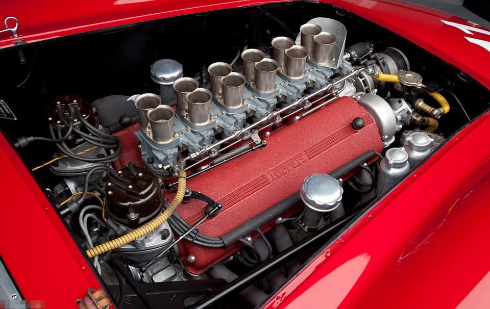 Πλήρωσε 5.000.000 ευρώ για να αγοράσει μια σπάνια Ferrari [εικόνες&βίντεο] | iefimerida.gr 2