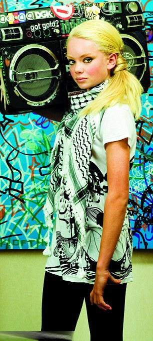 Ο κακομαθημένος γιος τη σκότωσε και οι γονείς την αποτελείωσαν [εικόνες] | iefimerida.gr 1