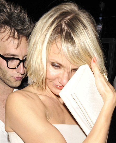 Η Κάμερον Ντιαζ ξεμαλλιασμένη, ιδρωμένη και εντελώς μεθυσμένη [εικόνες] | iefimerida.gr 0