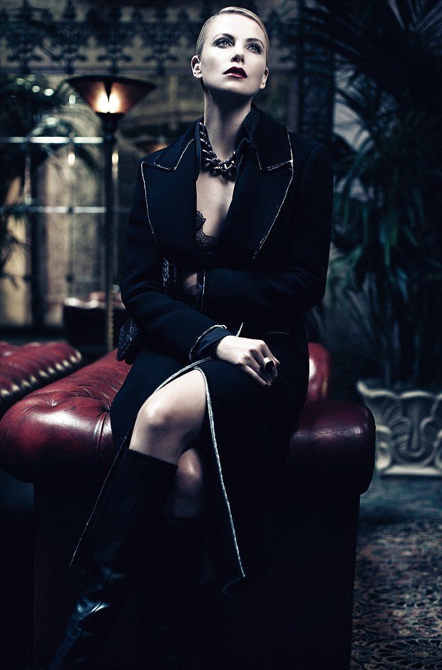 Σαρλίζ Θερόν-Κρίστεν Στιούαρτ μαζί σε ατμοσφαιρική φωτογράφηση [εικόνες] | iefimerida.gr 0