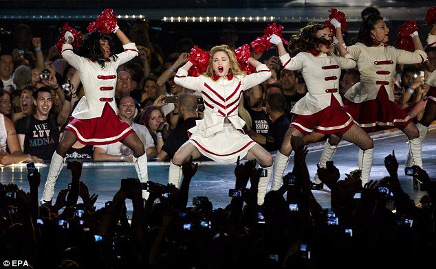 Η Εσθερ - Μαντόνα στέλνει μήνυμα Ειρήνης από το Ισραήλ [εικόνες] | iefimerida.gr 0