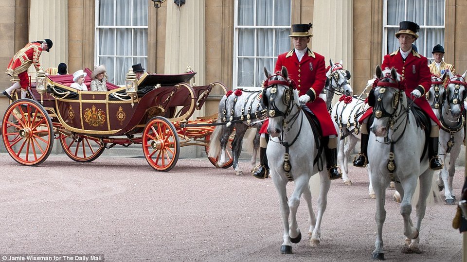Ο Μικ Τζάγκερ και η Βασίλισσα Ελισάβετ έχουν το ίδιο γούστο! [εικόνες] | iefimerida.gr 10