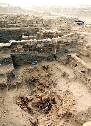 Φρίκη: Βρέθηκε ομαδικός τάφος παιδιών που θυσιάστηκαν σε τελετές [εικόνες&βίντεο] | iefimerida.gr 5