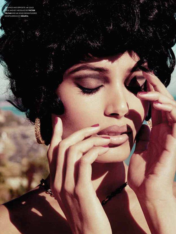 Η πρωταγωνίστρια του Slumdog Millionaire επιτέλους ημίγυμνη [εικόνες] | iefimerida.gr 3