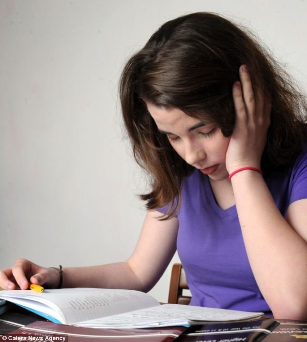 Μαθήτρια έχασε τις εξετάσεις λόγω του συνδρόμου της Ωραίας Κοιμωμένης! [εικόνες] | iefimerida.gr 0