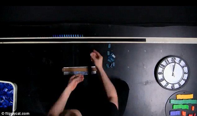 Η Έναστρη Νύχτα του Βαν Γκογκ έγινε χιλιάδες κομμάτια [εικόνες & βίντεο] | iefimerida.gr 1