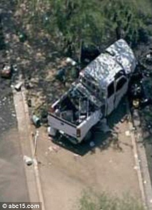 Πανικό στην πόλη προκαλεί γυμνός άντρας- Επτά τραυματίες, μία έγκυος σοβαρά [βίντεο] | iefimerida.gr 0