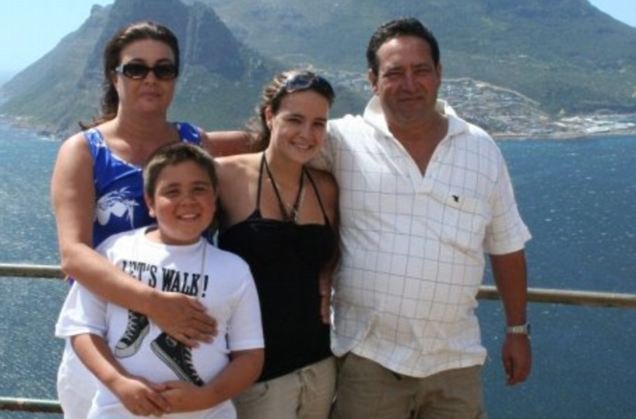 Έπνιξαν 12χρονο σε βραστό νερό-Αφού του έσφαξαν οικογένεια και  σκύλο [εικόνες] | iefimerida.gr 0