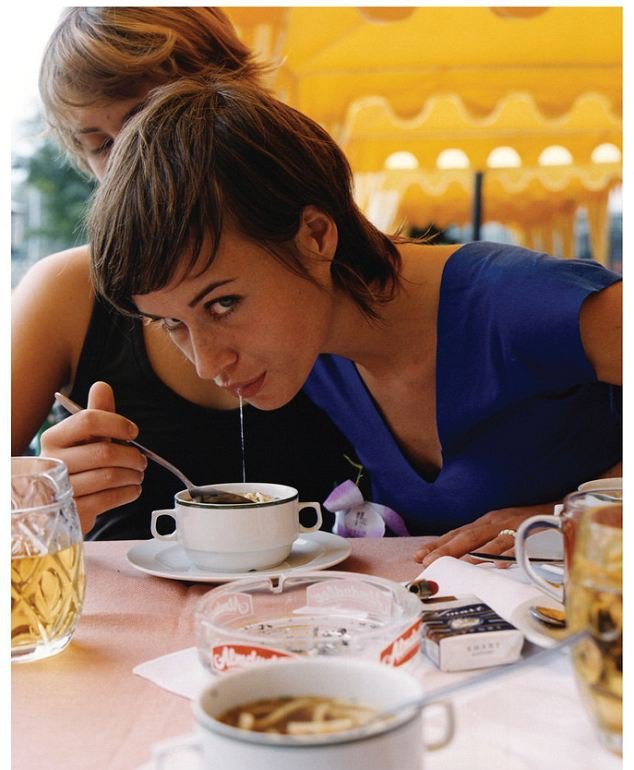 Πολυτελές ξενοδοχείο θέλει να του κατουρήσεις τα περσικά χαλιά [εικόνα] | iefimerida.gr 1