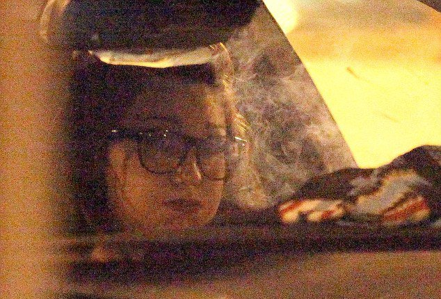 Έπιασαν στάρλετ με μαριχουάνα σε βρώμικη BMW [εικόνες] | iefimerida.gr 2