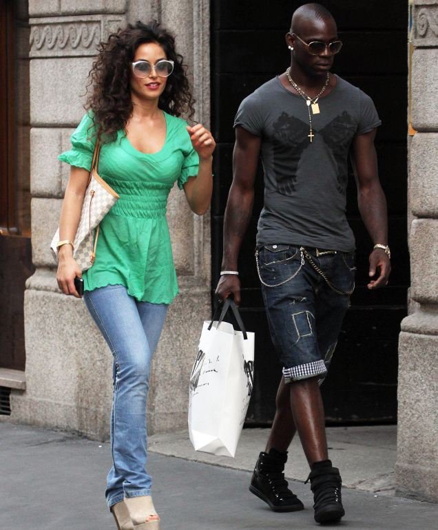 Έγκυος η «πεταλουδίτσα» του Ρούνεϊ: Μπαλοτέλι και ένας νάνος οι πιθανοί πατέρες [εικόνες]  | iefimerida.gr 0