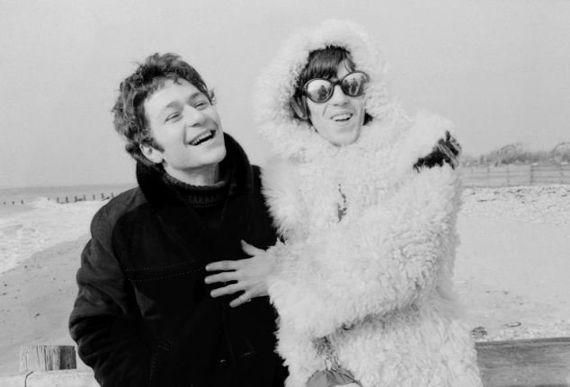 Tο μυστικό σχέδιο του FBI και της MI5 για να καταστρέψουν τους Rolling Stones [εικόνες] | iefimerida.gr 0