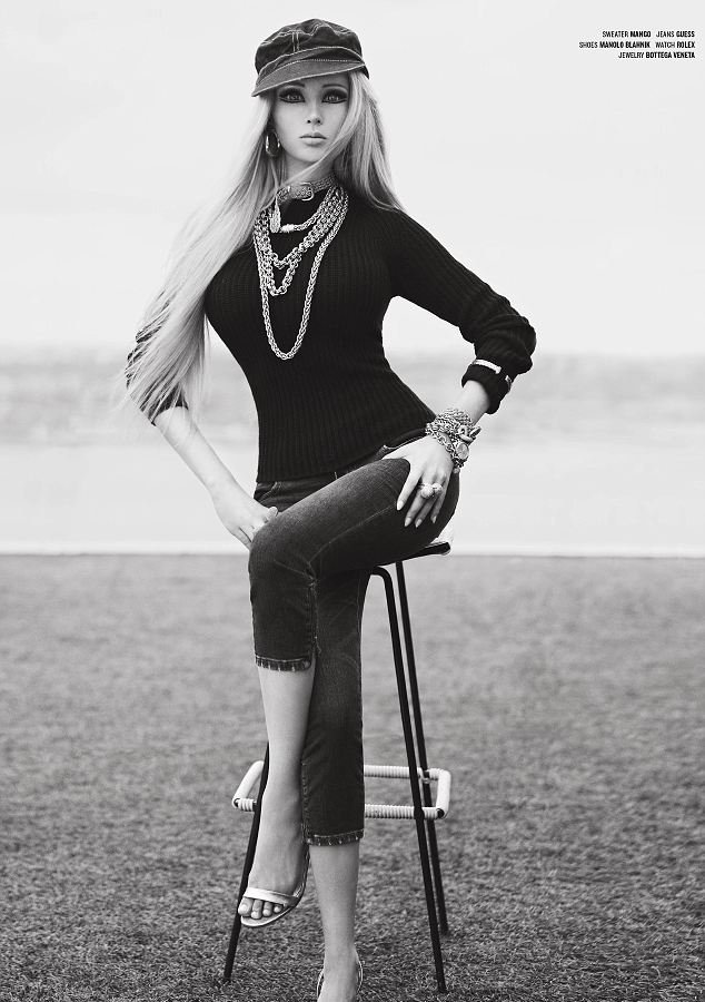 H Oυκρανή που μοιάζει με Barbie στην πρώτη της φωτογράφηση-«Είμαι το μέλλον», δηλώνει [εικόνες]  | iefimerida.gr 1