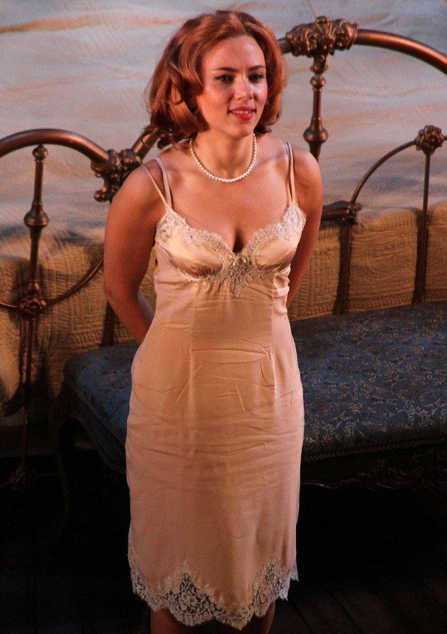 Κολάζει η Σκάρλετ Γιόχανσον ως Λυσσασμένη Γάτα [εικόνες]  | iefimerida.gr 2