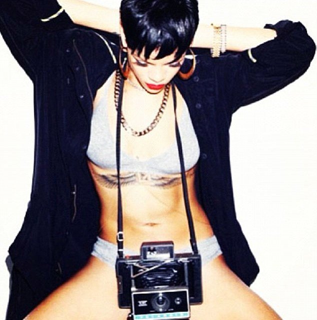 Η Ριάνα δείχνει τόνους σάρκας σε 7 διαφορετικά εξώφυλλα [εικόνες]  | iefimerida.gr 5