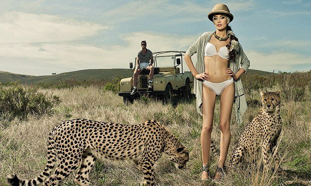 H κόρη του Μικ Τζάγκερ καβάλα σε μια ζέβρα [εικόνες] | iefimerida.gr 0