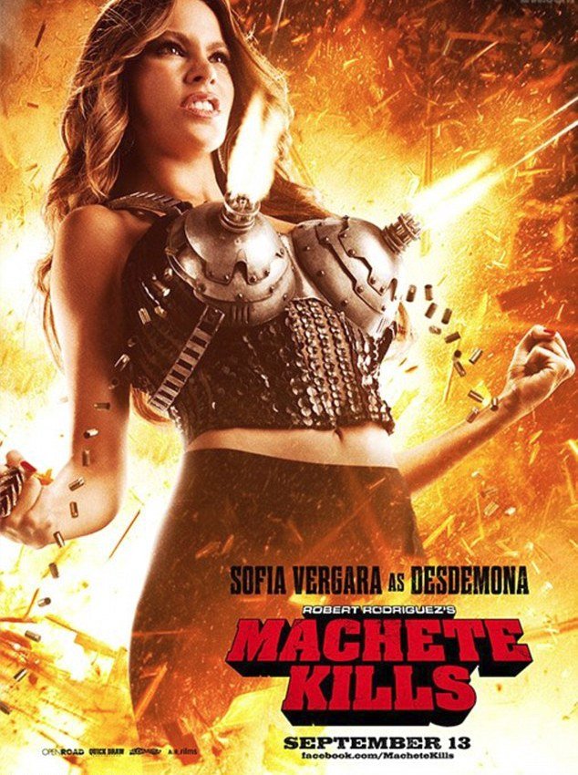 Σε οπλοπολυβόλο μετατράπηκε το στήθος της Σοφίας Βεργκάρα [εικόνες]  | iefimerida.gr 0