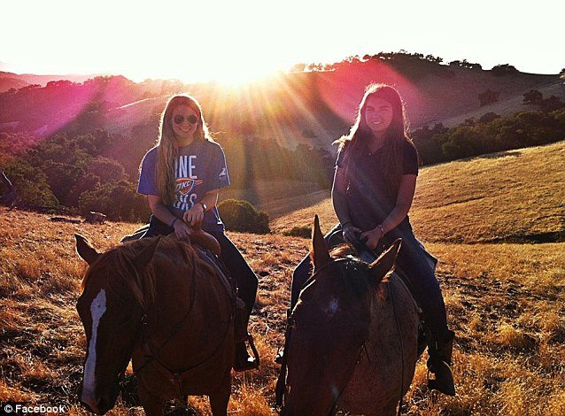 Παράλογο: Αυτή η γυναίκα έσκισε την επιταγή των 818 εκατ. ευρώ που της έδωσε ο πρώην σύζυγός της για το διαζύγιό τους [εικόνες] | iefimerida.gr 8