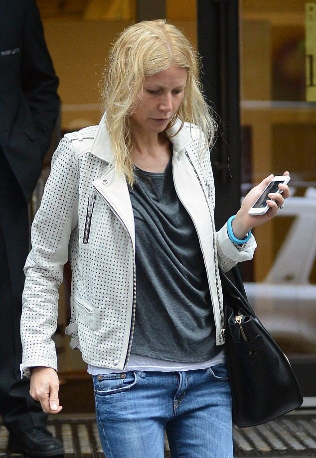 Η ωραιότερη γυναίκα του κόσμου έχει τα χάλια της [εικόνες]  | iefimerida.gr 1