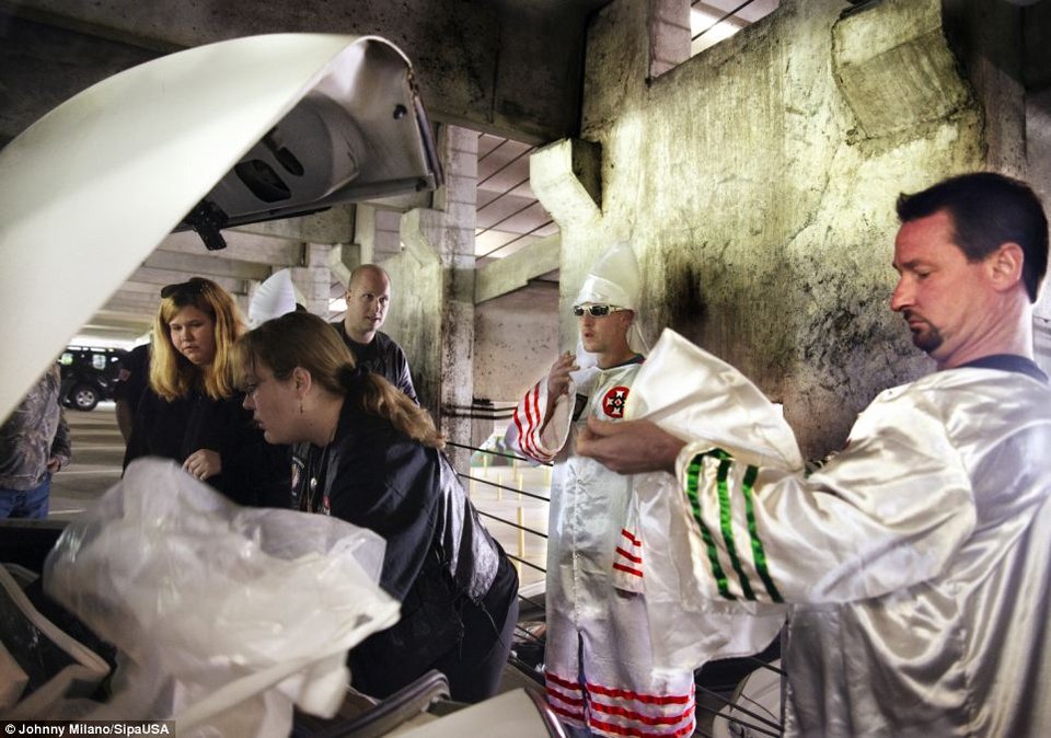 Στα άδυτα (για πρώτη φορά) του εθνικού συνεδρίου νεοναζιστών στην Ατλάντα - Η ασχήμια, το μίσος, η παρωδία [εικόνες, βίντεο] | iefimerida.gr 4