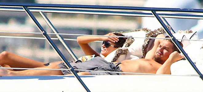 Ο Ντι Κάπριο χαλαρώνει σε ένα δανεικό γιοτ γεμάτο μοντέλα [εικόνες]  | iefimerida.gr 4