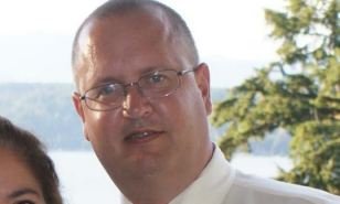 Ποιος είναι ο ψυχικά διαταραγμένος πρώην τραπεζίτης της Lehman Brothers που μοιράζει εκατομμύρια σε αγνώστους [εικόνες] | iefimerida.gr 0